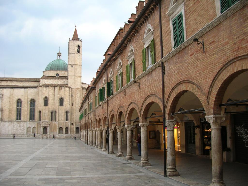 Dietro Piazza Leilighet Ascoli Piceno Eksteriør bilde